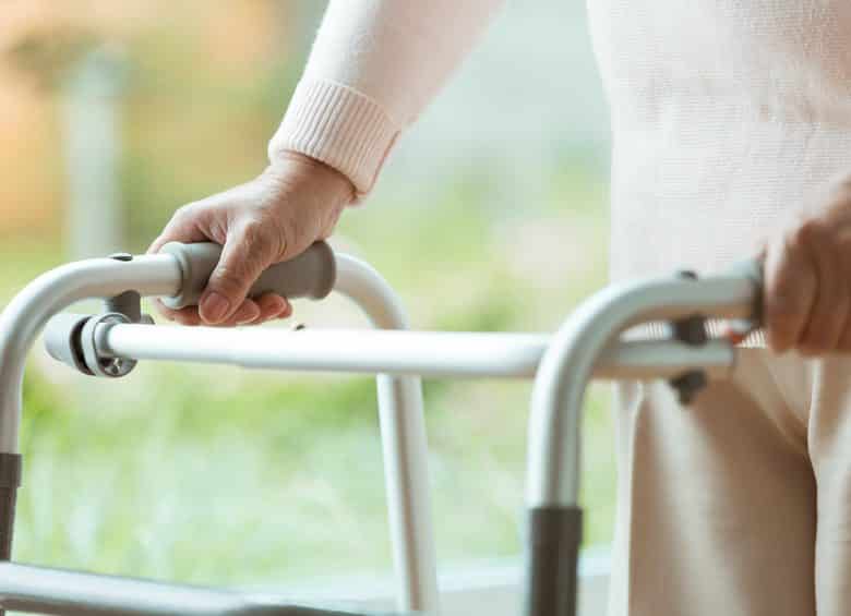 Comment réaliser l’achat d’un déambulateur pour personne à mobilité réduite 