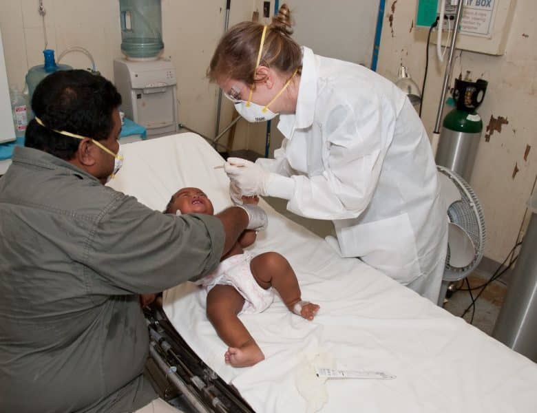 Les avantages de l’ostéopathie pour enfants et nourrissons