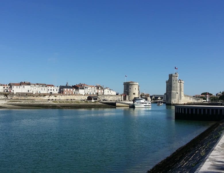 Les atouts du Yoga au bord de l&rsquo;Océan à La Rochelle : sérénité et harmonie naturelle