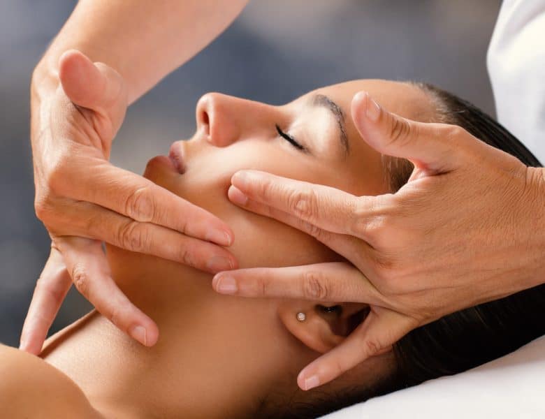 Quels sont les bienfaits d’un massage du visage ?
