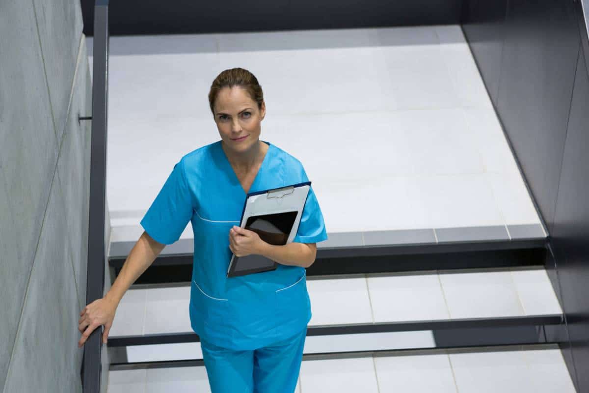 Réorientez votre carrière d&rsquo;infirmière : une décision qui demande du recul