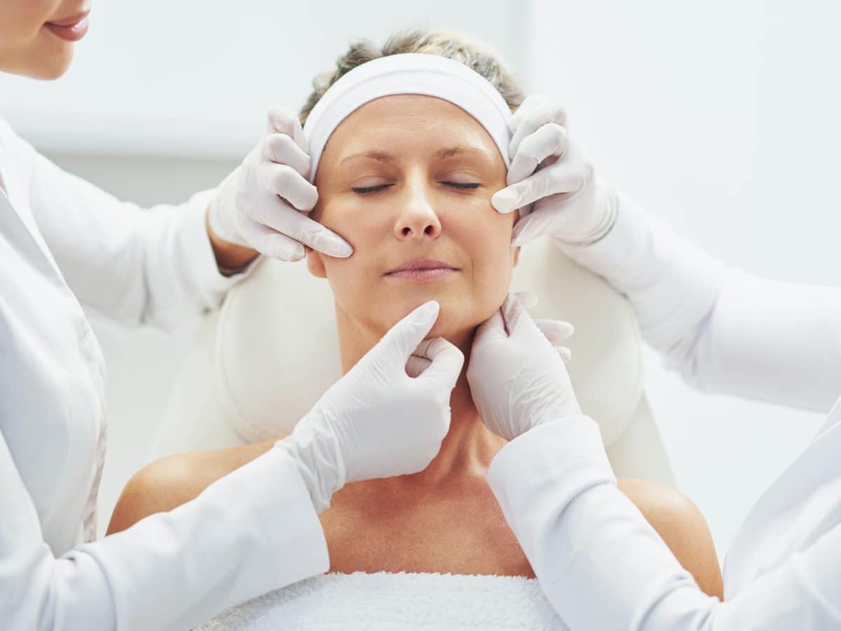 Opter pour un lifting du visage pour avoir une apparence plus jeune